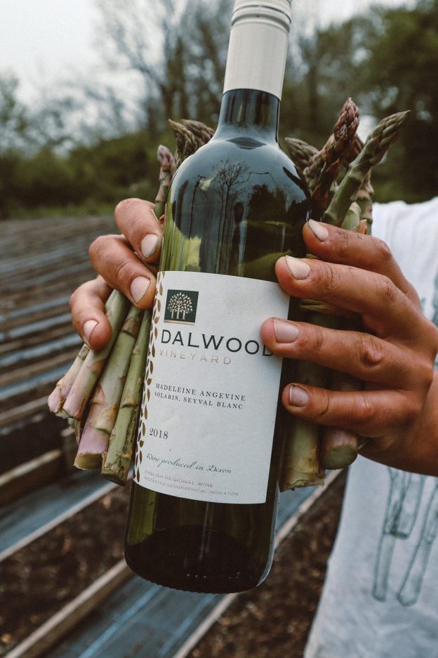 Organic Asparagus and 2018 Still White Wine Bundle