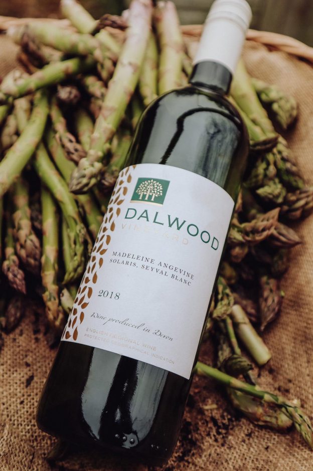 Organic Asparagus and 2018 Still White Wine Bundle - Image 2